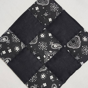 Handmade potholders  black and white nine-patch quilted potholders, trivet, hot pad, kitchen decor, cookware kitchen decor potholder