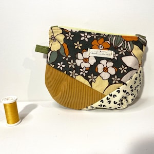Bloemen patchwork etui, handgemaakte make-uptas, dames etui met rits, handgemaakte bloemen etui, dames cadeau