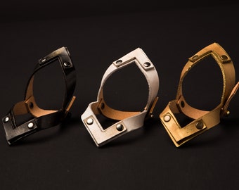 Hishigata (diamond shape) leather bracelets