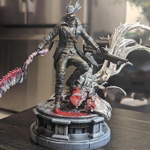 Bloodborne Hunter Figurine – 14K Resin – Dark Fantasy Handcrafted Statue