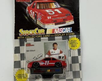 Action 1/24 Scale 106815 2004 Dodge Intrepid Miller Lite Can