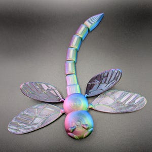 Color‑Changing Articulated Dragonfly — Lifelike Motion, Mesmerizing Finish