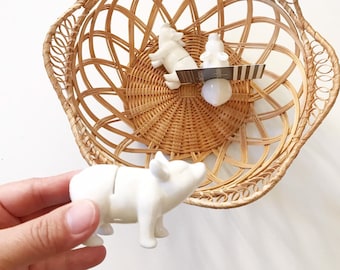 biała ceramiczna figurka świnki, wizytownik, stojak na notatki / ekspozytor na stół / 1 prosiaczek