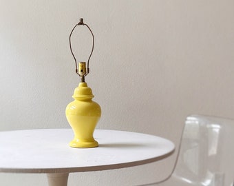 postmodern retro yellow ceramic ginger jar shaped table lamp