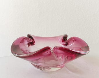 Mid Century Murano hand-blown pink flower shaped sommerso art glass bowl or ashtray