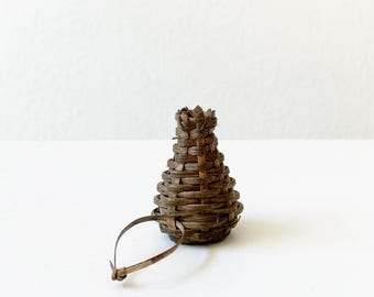 tiny hanging woven rattan basket ornament trinket box | mini gift box