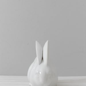 1960s vintage white ceramic bunny rabbit figurine // minimalist image 2