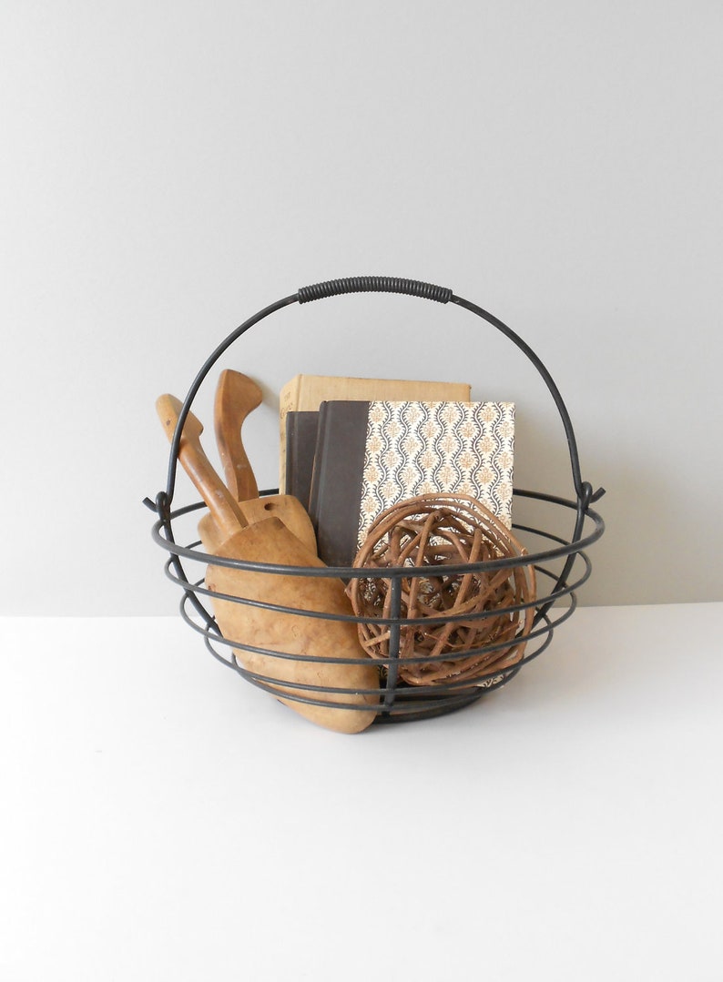 modern industrial black metal round wire basket / minimalist bowl image 1