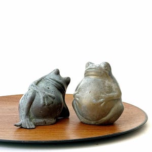mid century metal brass frog figurine garden ornament | toad sculpture