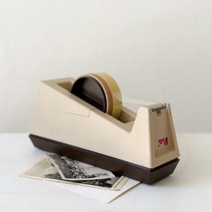 Porta dispenser per nastro adesivo Scotch 3M beige, grande e resistente, in stile retrò, per ufficio / regalo per insegnante