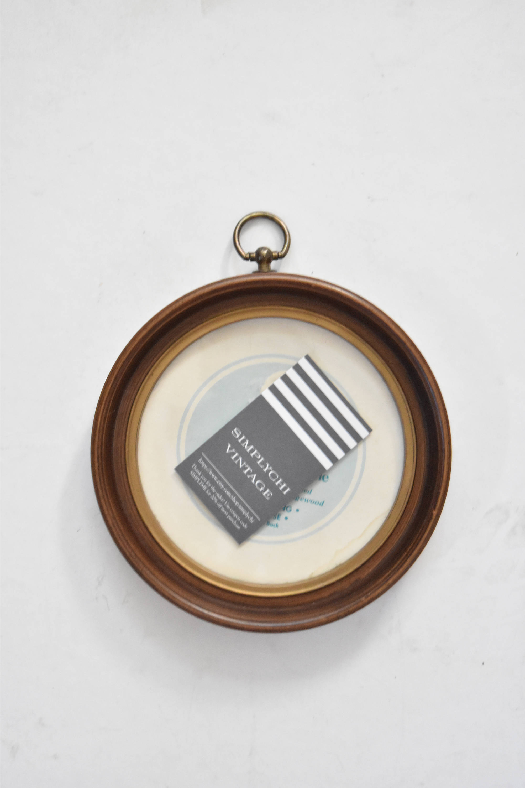 Small Circle Faux Wood Picture Frame Wall Hanging