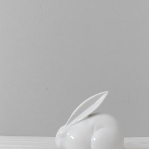 1960s vintage white ceramic bunny rabbit figurine // minimalist image 4