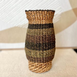 Handwoven wicker dried flower vase, Boho decor, Neutral decor, Woven basket