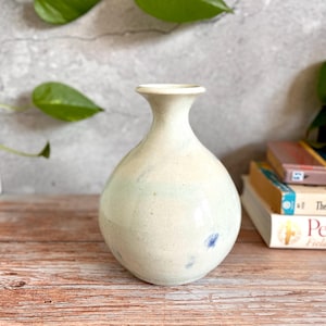 Minimalist ceramic bud vase, Neutral home decor, Cute bud vase, White home decor