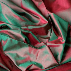 Fine Indian Silk Taffeta in Green with Red Half yard, Yard, Meter & Half Meter TF 102 image 1