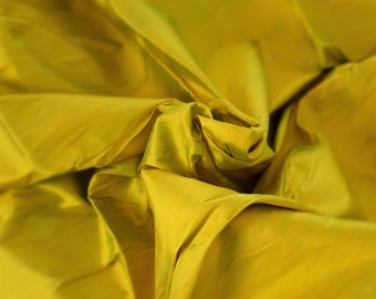 Silk Dupioni in Yellow with green shimmers, Fat Quarter, D -357