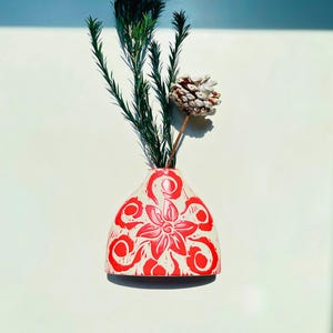 Ceramic Reed Diffuser Vase: Handmade Bat Trang Pottery for Aromatherapy & Flower Decor