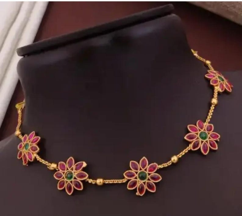 Indian Bollywood Style Traditional gold-plated necklace Set with matching earrings image 9
