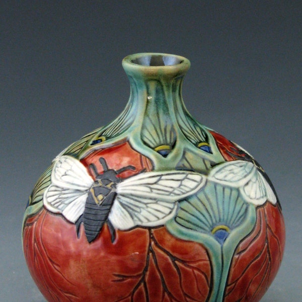 lil' Cicada Vase