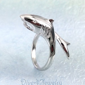 Shark Ring in Sterling Silver Great White Shark Wrap Ring Size Adjustable Size 3 to 11  Shark lover ocean Sealife scuba diver jewellery gift