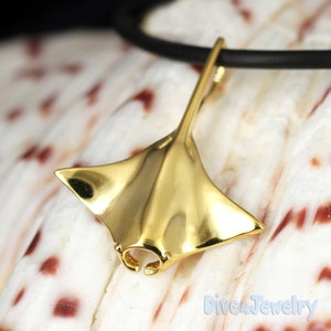 Manta Ray Pendant Necklace  Gold Plated Solid 925 Sterling Silver pendant Scuba Diver Jewelry ocean beach wedding fashion