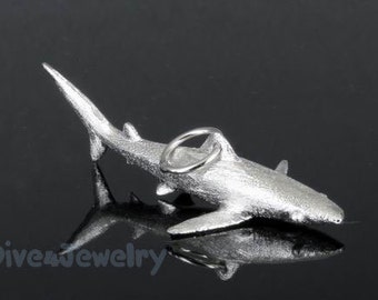 Shark Necklace  Sterling silver 3D life like Shark Pendnat with Necklace  Beach Diver Jewellery Ornament