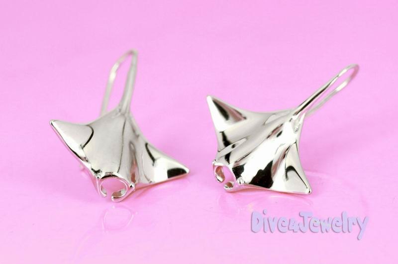 Manta Ray in Sterling Silver Hook Earrings Ocean Beach Party ...