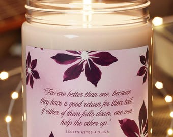 Bougie florale pourpre de citation d'écriture sainte Bougie de soja | Ecclésiaste 4:9-10