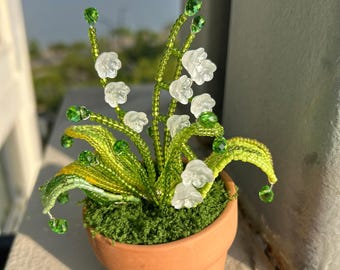 ビーズで飾った水仙の花、植物の装飾、花束、ビーズで飾った花、ビーズ