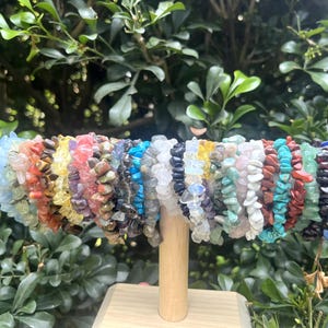 Pulsera de cristales naturales, piedras preciosas artesanales, diseño único