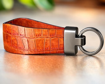 Llavero de piel con relieve de cocodrilo – Doble capa, marrón, estilo retro, herrajes de lujo