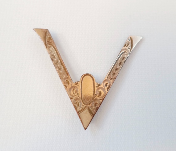 WWII Victory Pin V for Victory Pin Gold Filled Swe