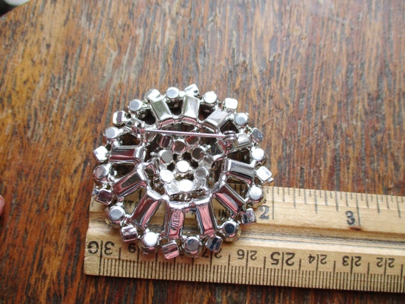 Vintage Signed WEISS Crystal Rhinestone Brooch - image 7