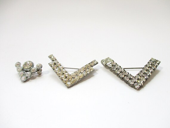 WWII Victory Pins V for Victory Brooch Crystal Rh… - image 7