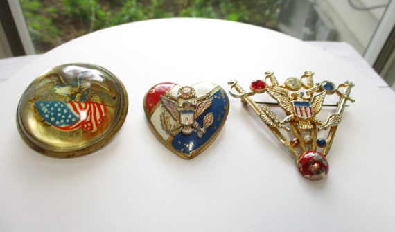 WWII USA Patriotic Brooch V for Victory Eagle Gla… - image 2