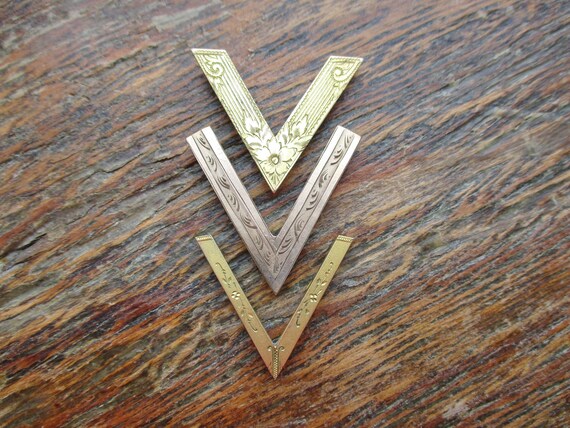 Sold Separately WWII Victory Pin V for Victory Swe