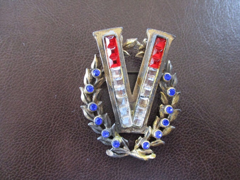 Vintage Wwii V For Victory Pin Pot Metal Rhinestone V Brooch Etsy