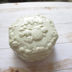 Lenox Trinket Box Fruits of Life Beige Porcelain Gold Trim
