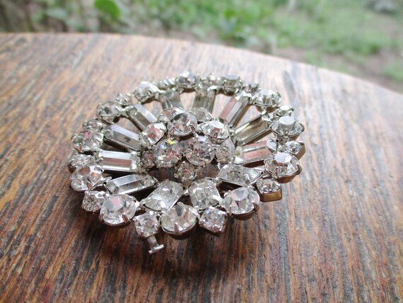 Vintage Signed WEISS Crystal Rhinestone Brooch - image 4