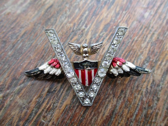 WWII Victory Pin Rhinestone V for Victory Eagle Wi