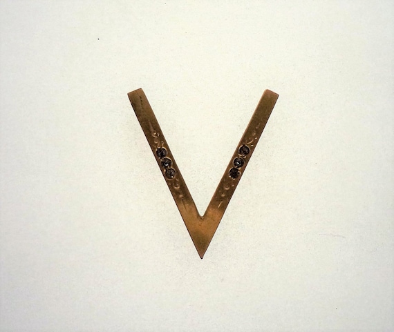 WWII Victory Pin V for Victory Pin Gold Filled Swe
