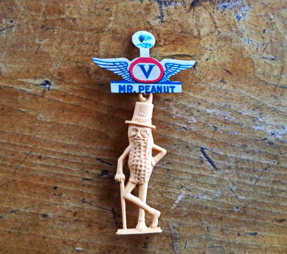 WWII Victory Pin V for Victory Mr. Peanut Victory