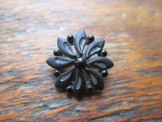 Antique Victorian Mourning Brooch Black Crepe Glas