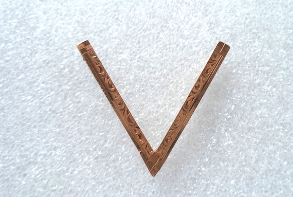WWII Victory Pin V for Victory Pin Gold Filled Etc