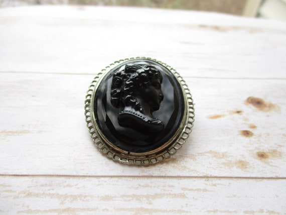 Vintage Black Glass Cameo Brooch Silver Tone Czec… - image 3