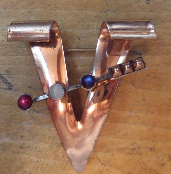 WWII Victory Pin V for Victory Dot Dot Dot Dash Si