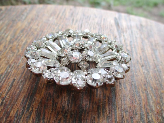 Vintage Signed WEISS Crystal Rhinestone Brooch - image 3