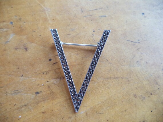 WWII V for Victory Sterling Marcasite Victory Pin