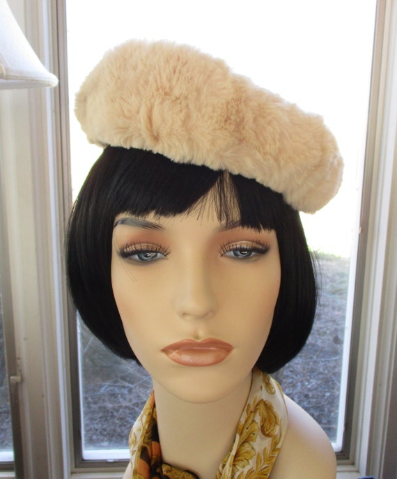 Vintage Fur Beret Pillbox Hat Creamy Beige Signed 