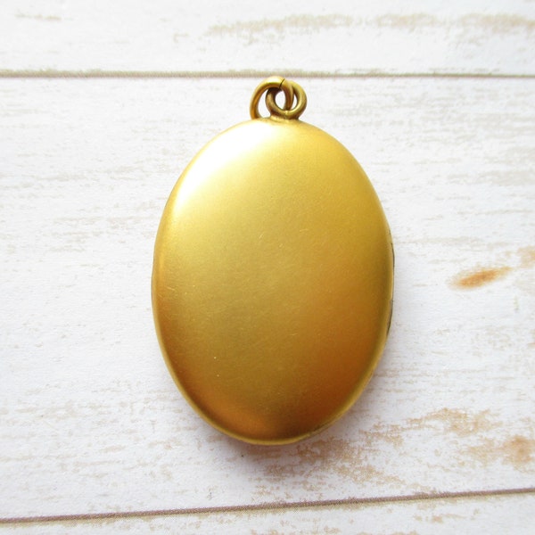 Simple locket gold Clearance